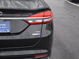 Used 2017 Ford Fusion SE w/ Fusion SE Technology Package image 4
