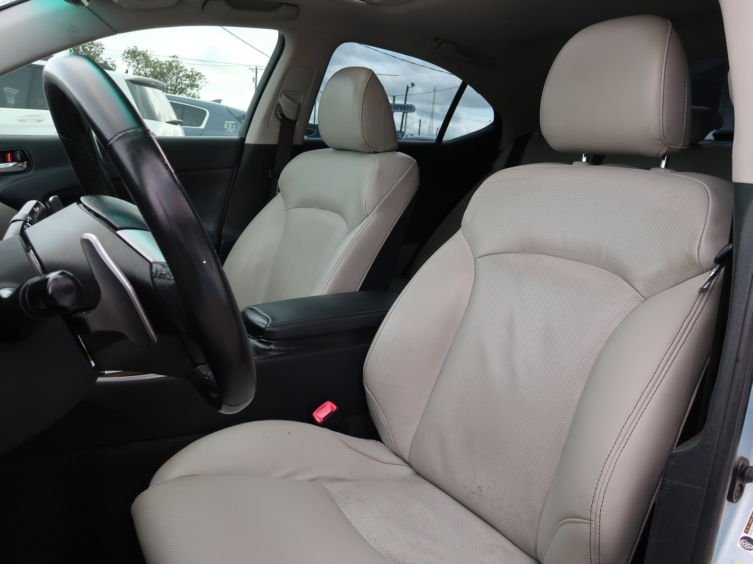 Used 2011 Lexus IS 250 w/ Premium Pkg Value Edition RWD image 12