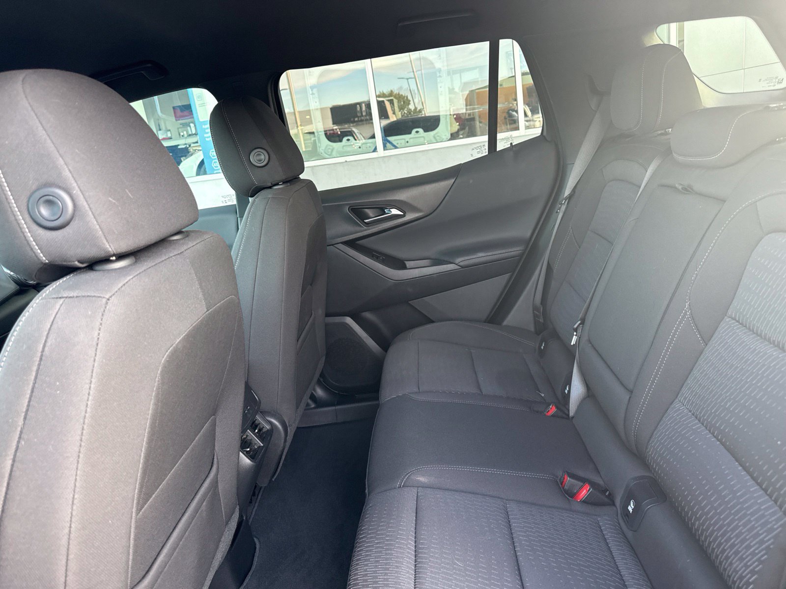 Used 2025 Chevrolet Equinox LT w/ Safety and Technology Package FWD image 16