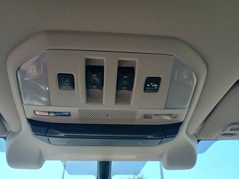 Certified 2022 Subaru Ascent Limited w/ Technology Package image 37