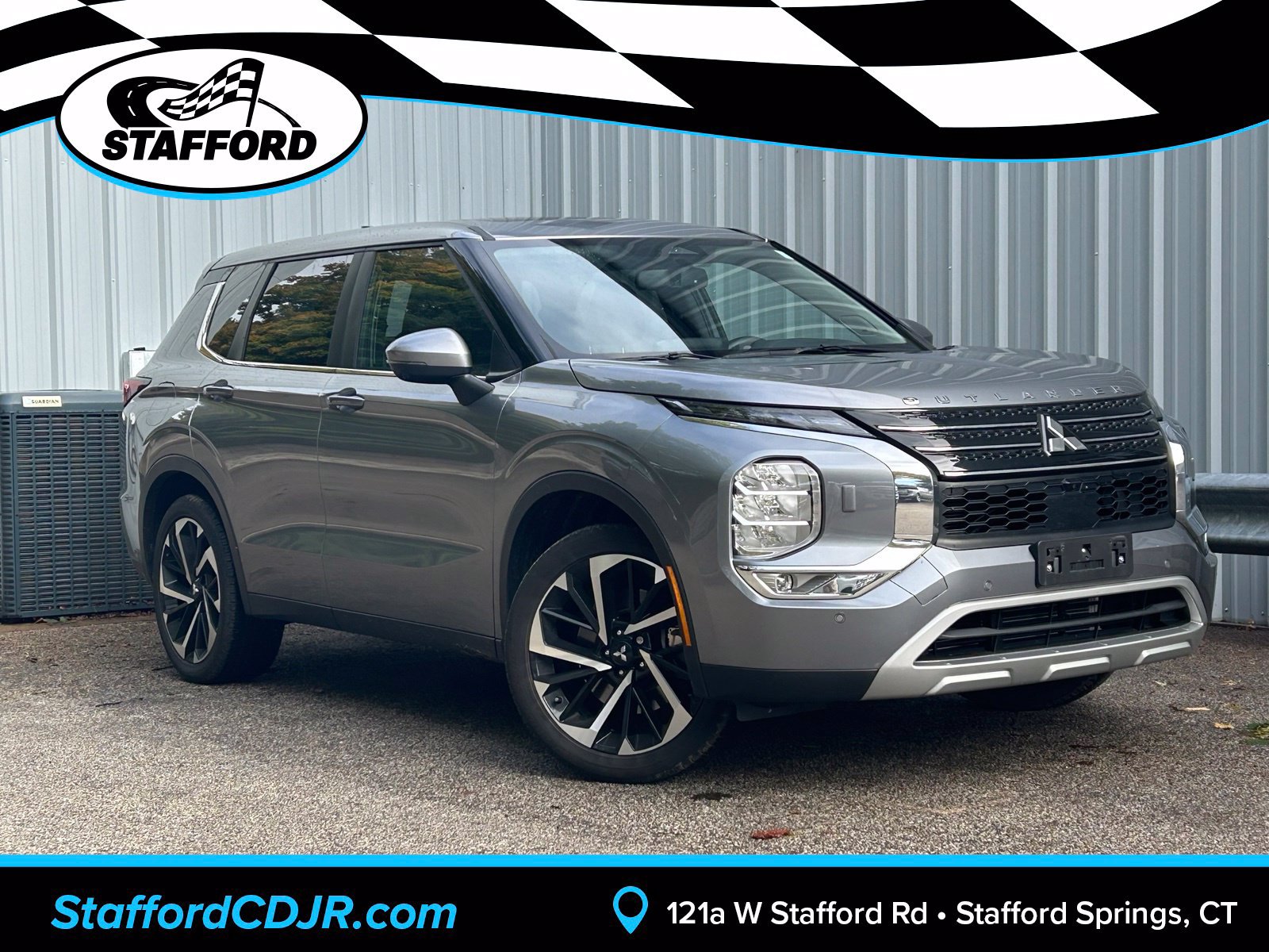 Used 2024 Mitsubishi Outlander SE AWD/4WD image 1