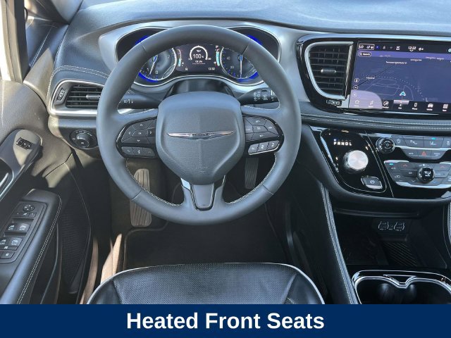 Used 2025 Chrysler Pacifica Limited FWD image 21