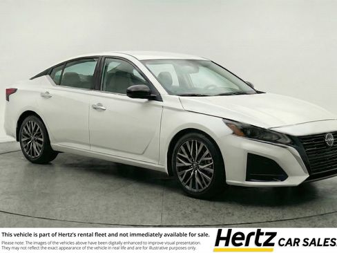 Used 2025 Nissan Altima 2.5 SV FWD image 1