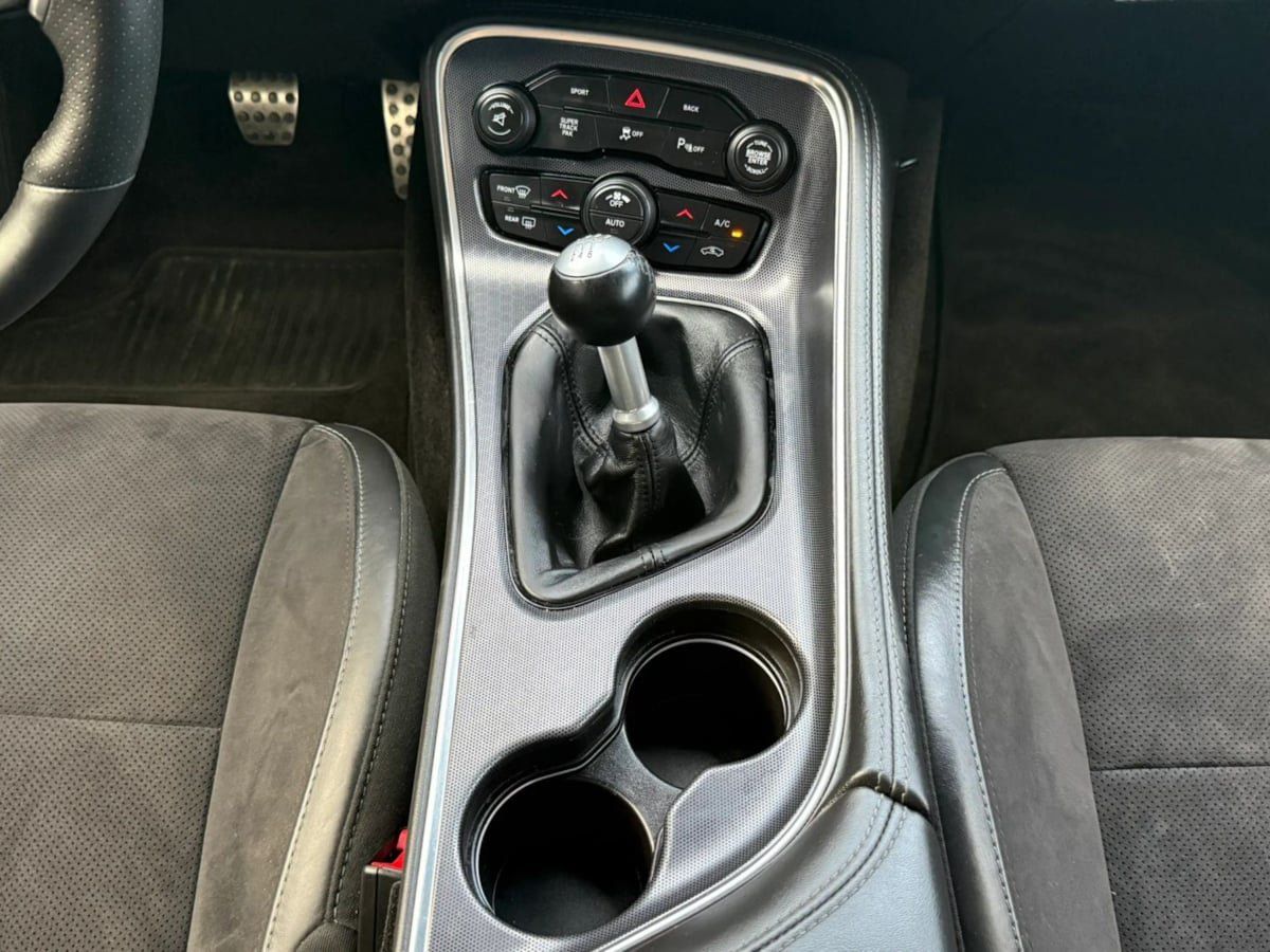 Used 2016 Dodge Challenger R/T Scat Pack w/ Leather Interior Group RWD image 44