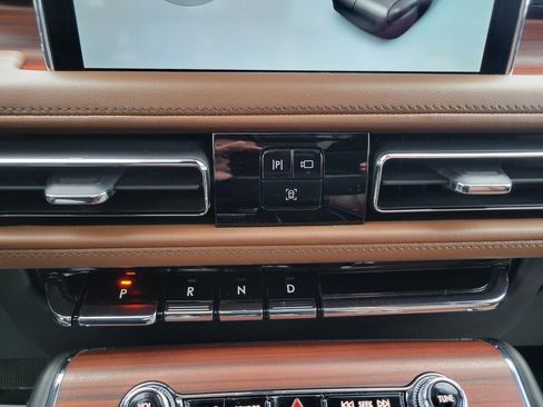 Certified 2023 Lincoln Aviator Reserve w/ Equipment Group 201A image 42