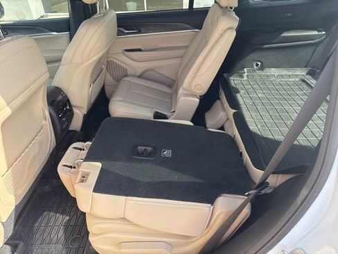 Used 2024 Jeep Grand Cherokee L Limited w/ Luxury Tech Group II image 29