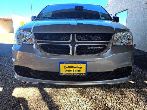 Used 2018 Dodge Grand Caravan SE w/ UConnect Hands-Free Group image 29