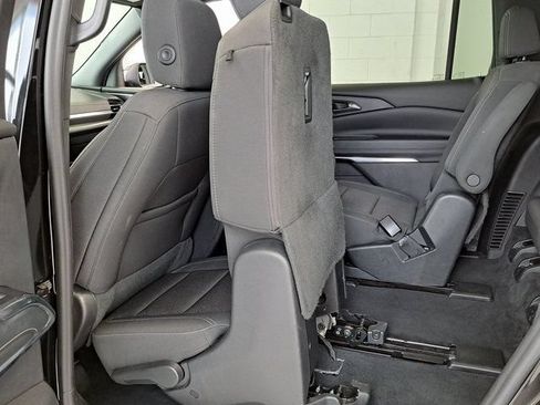 Used 2024 Chevrolet Traverse LT FWD image 30