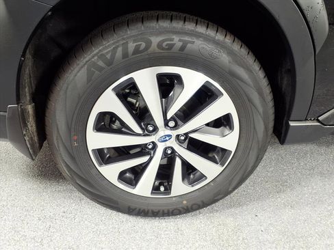 Certified 2025 Subaru Outback Premium image 5