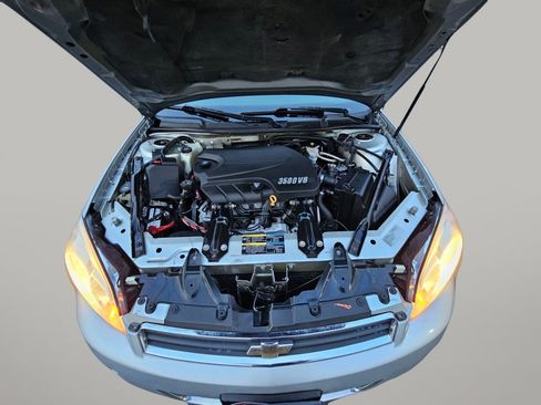 Used 2009 Chevrolet Impala LT image 17
