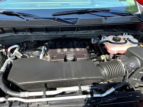 Used 2023 Chevrolet Silverado 1500 LT AWD/4WD image 27