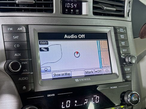 Used 2012 Toyota Avalon Limited image 22