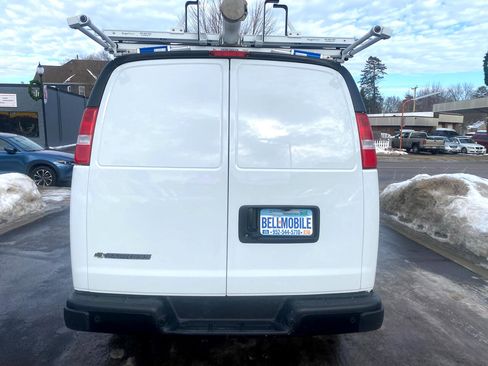 Used 2025 Chevrolet Express 2500 RWD 2500 155 w/ Communications Package image 4