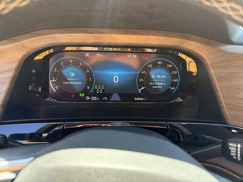 Used 2024 Volkswagen Atlas SE image 16