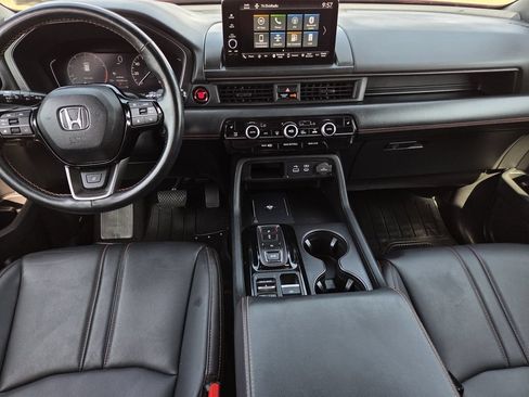 Used 2024 Honda Pilot TrailSport image 7