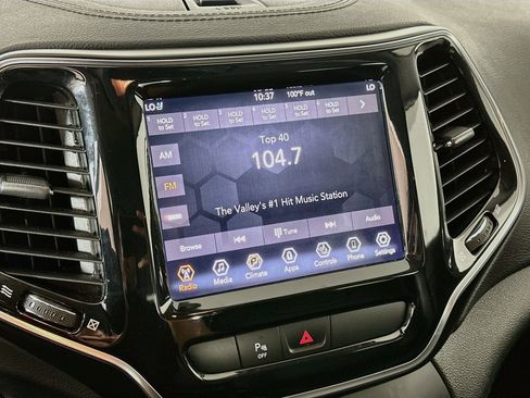 Used 2019 Jeep Cherokee Limited w/ Luxury Group FWD image 21
