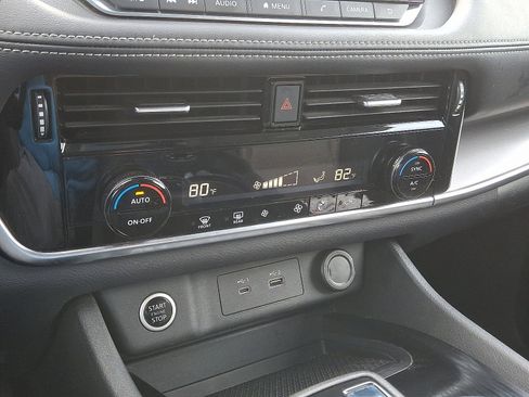 Certified 2022 Nissan Rogue SV image 19