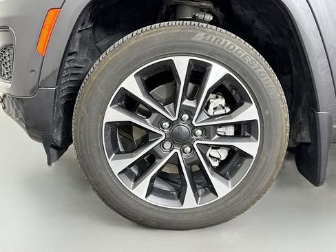 Used 2024 Jeep Grand Cherokee L Overland w/ Advanced Protech Group III image 32