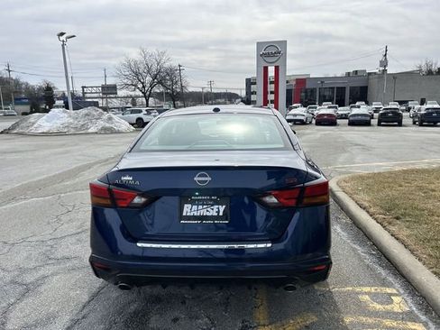 Used 2023 Nissan Altima 2.5 SR FWD image 7