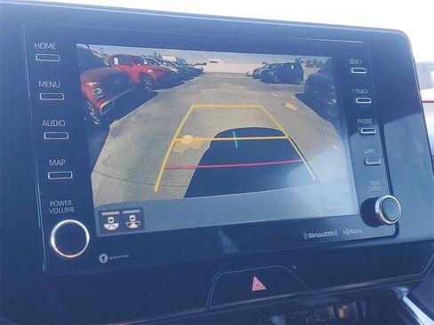 Used 2021 Toyota Venza XLE w/ Softex Package image 27