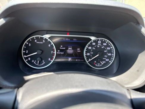 Used 2025 Nissan Sentra SV FWD image 9