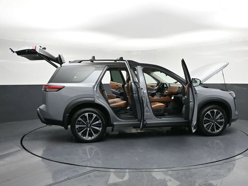 New 2026 Nissan Pathfinder Platinum AWD/4WD image 36