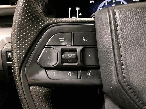 Used 2024 Toyota Tacoma SR5 AWD/4WD image 18