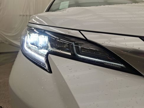 Certified 2025 Toyota Sienna Limited image 28