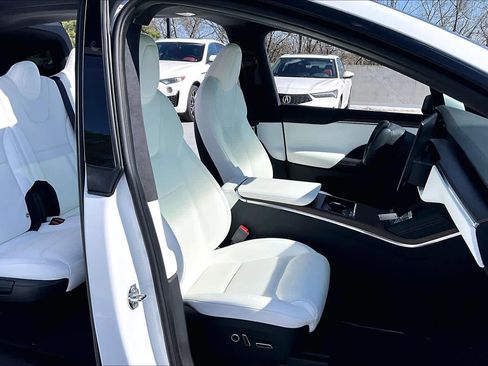 Used 2022 Tesla Model X image 8