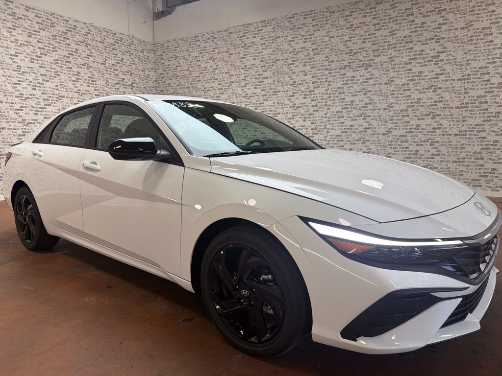 New 2026 Hyundai Elantra SEL Sport FWD image 1