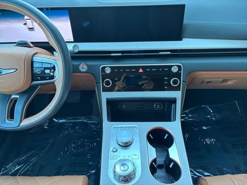 Used 2025 Genesis GV80 3.5T Prestige image 11