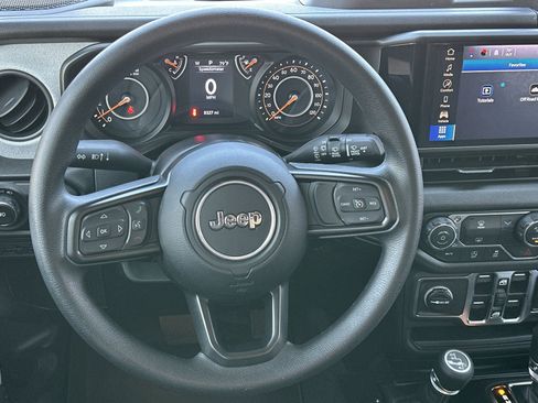 Used 2025 Jeep Wrangler Unlimited Sport AWD/4WD image 24