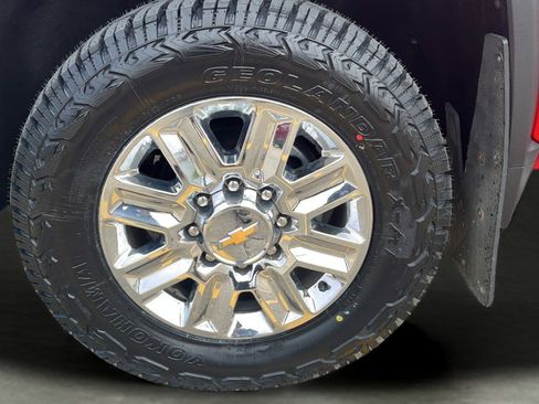 Used 2025 Chevrolet Silverado 2500 LT AWD/4WD image 18