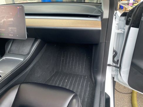 Used 2023 Tesla Model Y Long Range image 7