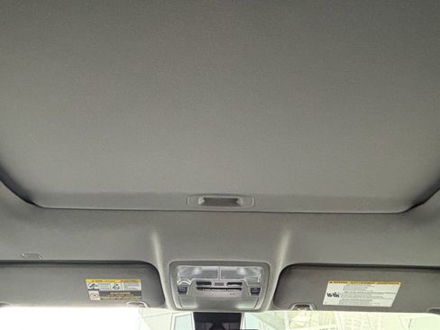 Used 2019 Toyota Highlander XLE image 21