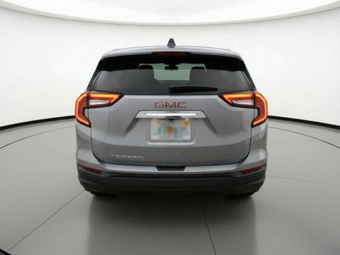 Used 2024 GMC Terrain SLE FWD image 7