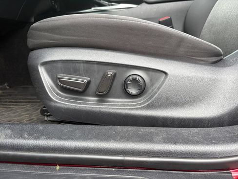 Used 2019 Toyota Camry LE FWD image 13