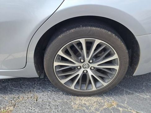 Used 2019 Toyota Camry SE FWD image 23