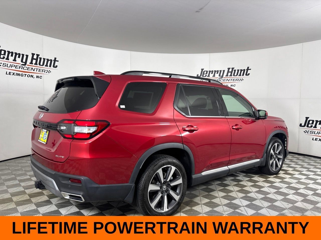 Used 2025 Honda Pilot Elite image 5