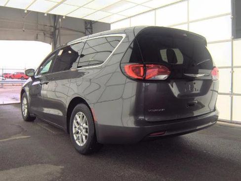 Used 2023 Chrysler Voyager LX FWD image 2