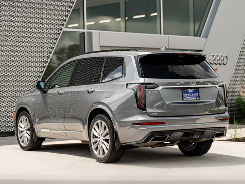 Used 2021 Cadillac XT6 Sport AWD/4WD image 5