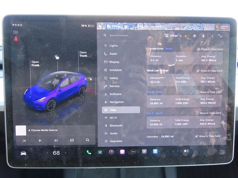 Used 2024 Tesla Model Y Long Range image 19