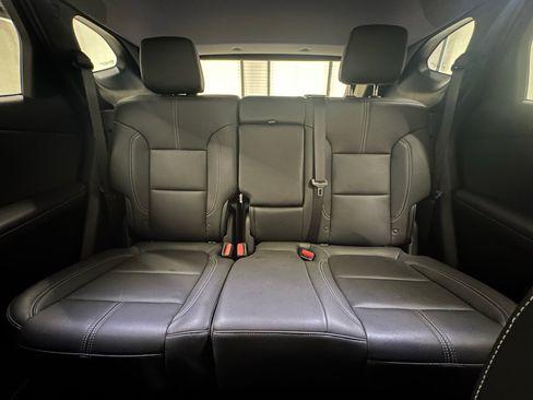 Used 2025 Chevrolet Blazer LT FWD image 24