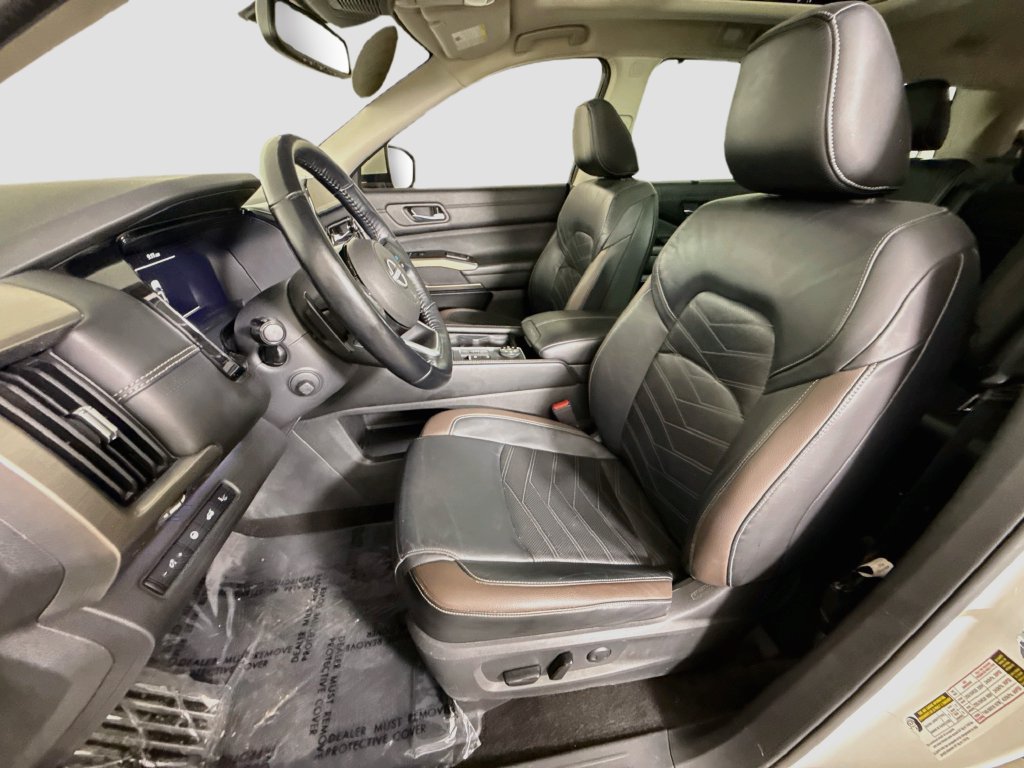 Used 2022 Nissan Pathfinder Platinum w/ Cargo Package AWD/4WD image 20
