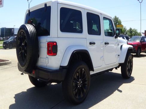 Certified 2025 Jeep Wrangler Unlimited Sahara w/ Safety Group AWD/4WD image 6