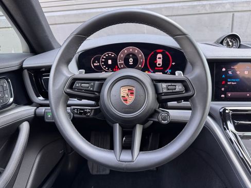 Certified 2025 Porsche Panamera 4 image 25