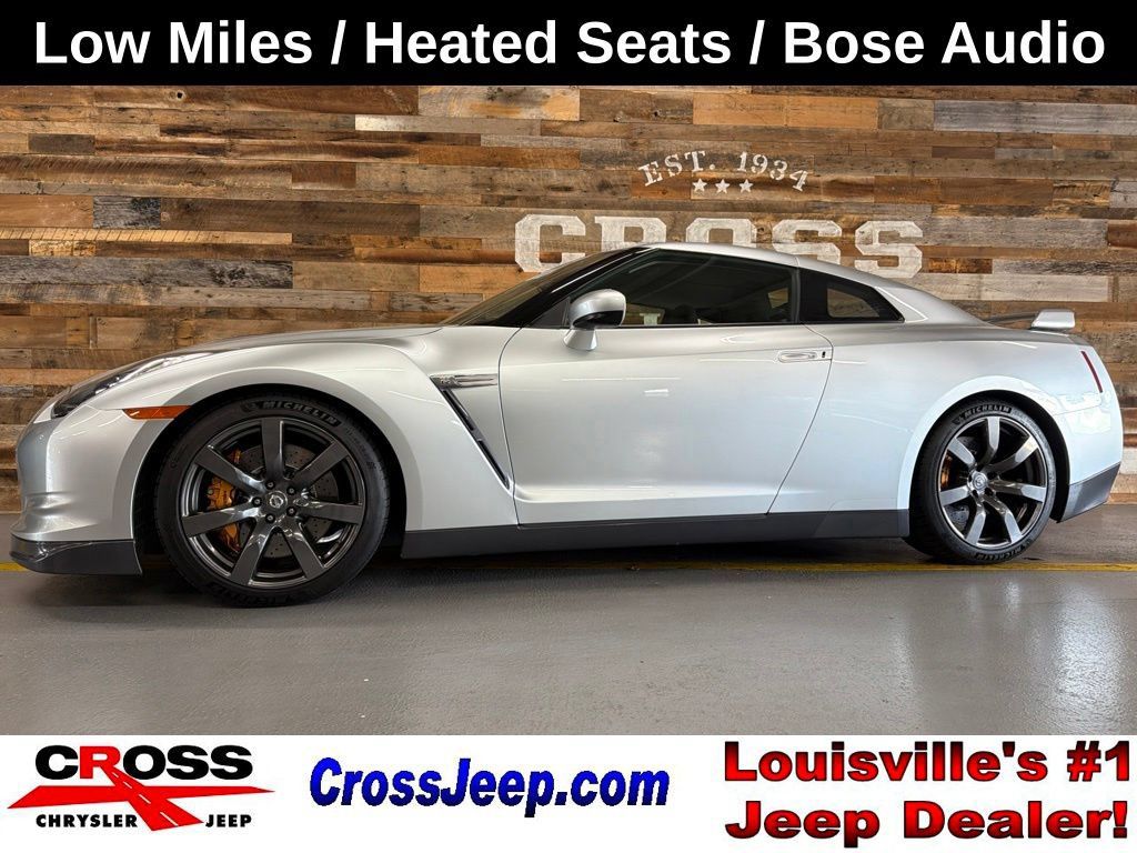Used 2009 Nissan GT-R Premium AWD/4WD image 1