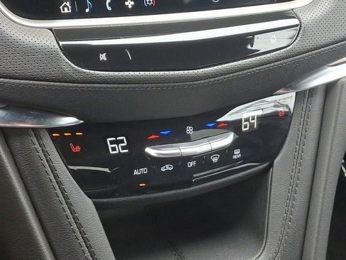 Certified 2024 Cadillac XT5 Luxury AWD/4WD image 18
