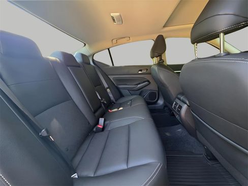 New 2025 Nissan Altima 2.5 SL image 8