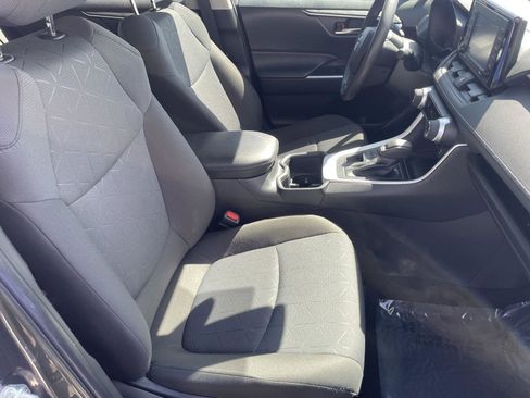 Used 2022 Toyota RAV4 XLE image 27